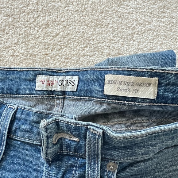 Guess medium rise Sarah Fit Jeans - Picture 3 of 4